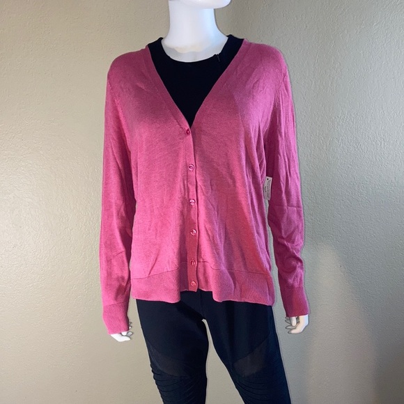 V-Neck Amazon Essentials Sweater - Picture 3 of 5